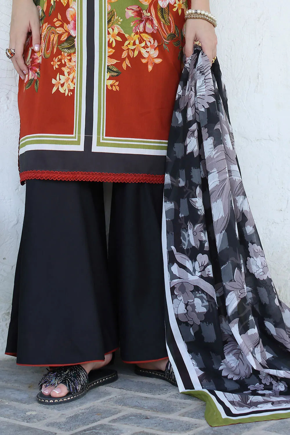 Grey & olive lawn